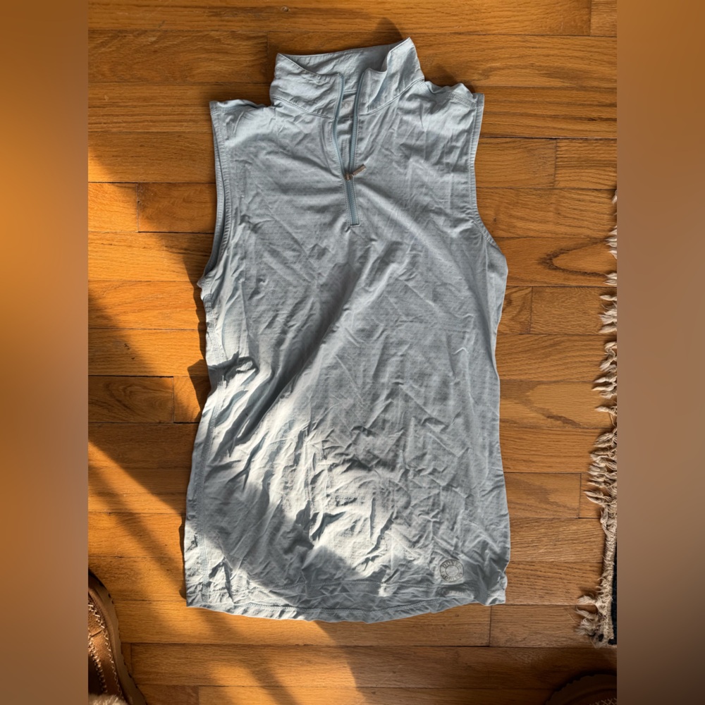 Dover coolblast XS sleeveless top